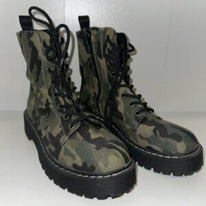 Sincerely Jules Harley Camo Combat Boot - Size 7.5